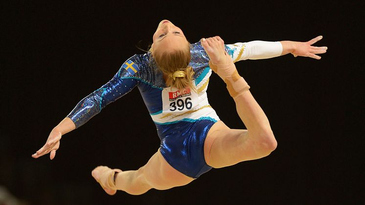 Jonna Adlerteg och Marcela Torres tävlar i World Challenge Cup i gymnastik