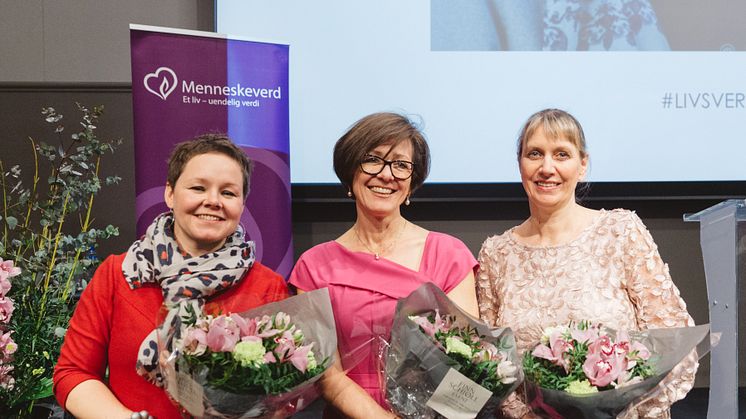 Årets prisvinnere Åsta Årøen, Siri Fuglem Berg og Anna Solberg. 