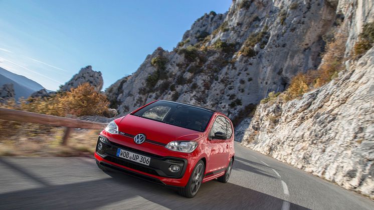 För första gången erbjuds nu Volkswagens minsta modell up! i en GTI-version. 