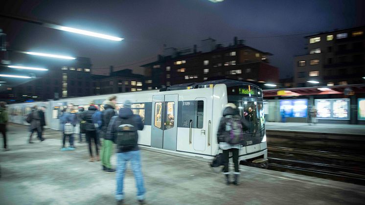 Avvikende drift på T-banen etter kabelbrann