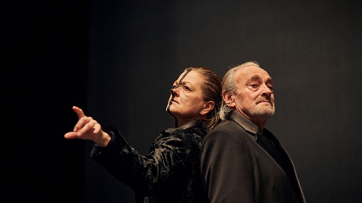 ‹Faust 1 & 2› at the Goetheanum: Barbara Stuten und Urs Bihler in the role of Mephisto (rehearsal) (Photo: Lucia Hunziker)