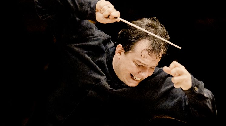 Andris Nelsons i årets Nobel Prize Concert