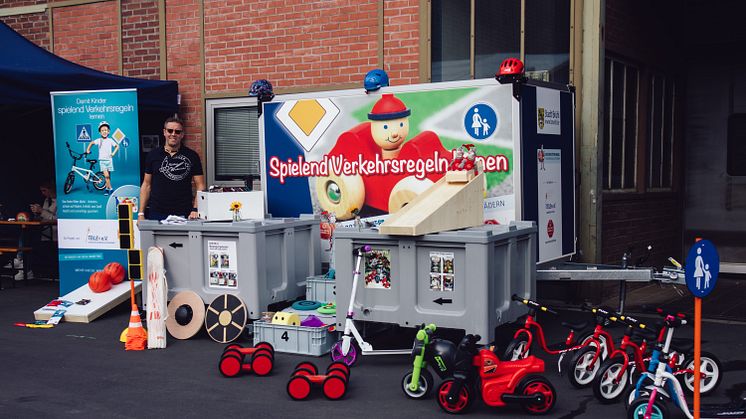 Auch auf dem Familientag von BPW anlässlich des 125-jährigen Firmenjubiläums war der Verein Kinder-Unfallhilfe e.V. mit einem Stand vertreten.