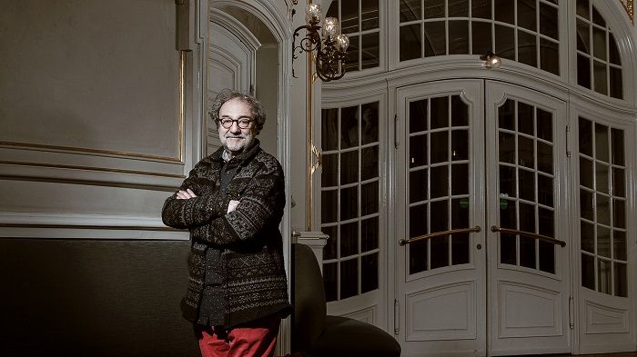 Christoph Marthaler er blant verdens mest betydningsfulle og innflytelsesrike teaterregissører. Han tildeles Den internasjonale Ibsenprisen 2018. Foto: Dominik Odenkirchen.
