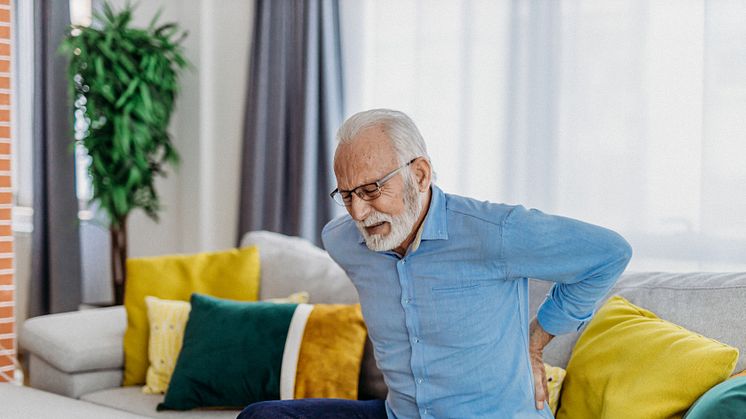 Länger anhaltende Schmerzen können Auswirkungen auf die seelische Gesundheit haben. / Bild: iStock 1307823624