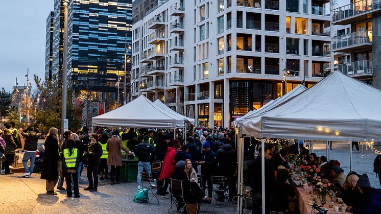 Historisk Iftar i Bjørvika samlet over 200 personer