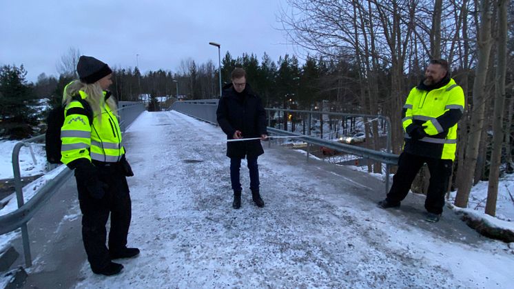 Invigning av ny gångbro över Gudöbroleden