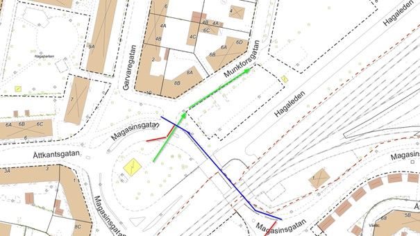 Röda linjen visar var vägen stängs av. Blå linje visar var gång- och cykeltrafik kan ta sig fram. Grön linje schaktsträcka.