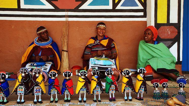 Initiativet syftar till att stärka lokala konstnärer och hantverkare, särskilt kvinnor och ungdomar, från landsbygdsdestinationer i utvalda afrikanska länder.