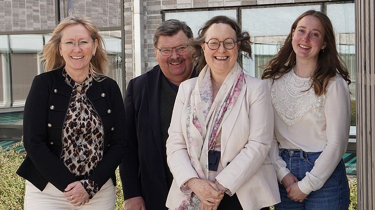 Pauline Johansson, Lennart Magnusson, Elizabeth Hanson och Miriam Svensson ingår alla i forskargruppen "Anhöriga, anhörigskap och anhörigstöd". Foto: Helena Isaksson Baeck