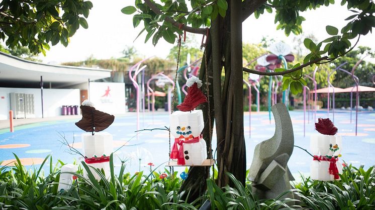 "Snowmen on Holidays", an eco-art installation by Pan Pacific Hotels Group