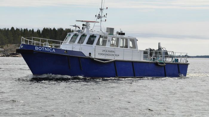 Fartyget r/v BOTNICA kommer att användas för forskning och miljöövervakning i Bottniska viken. Det är 22 meter långt, kan ta 12 passagerare och har en maxfart på 14 knop. Foto: Kristina Viklund