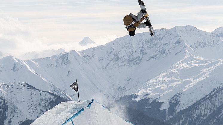 Snowboardåkaren Niklas Mattsson under Laax Open. Foto: Marcus Skin.