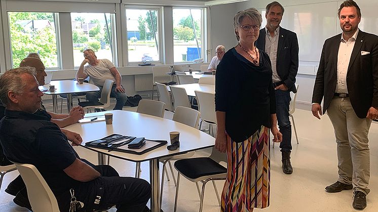 Några uppgivna Sunnebor tog kontakt med Gunilla Ingemyr(C), kommunstyrelsens ordförande i Sunne. Hon initierade ett möte där bl a Värmlands landshövding Georg Andrén deltog samt Tobias Eriksson (S), kommunstyrelsens 1:e vice ordförande i Sunne.