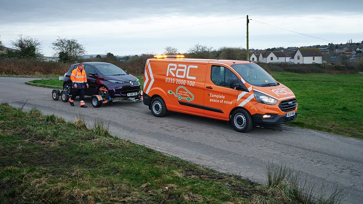 The RAC All-Wheels-Up recovery kit in action