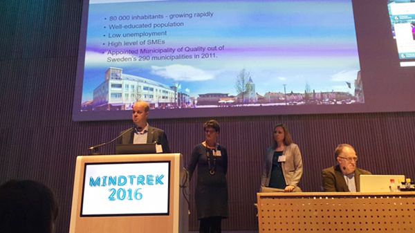 Hans Forsberg, kommunstyrelsens ordförande, presenterar Kungsbacka kommun för medlemmar och partners i Eurocities i Tampere 18 oktober 2016. Foto: Kungsbacka kommun