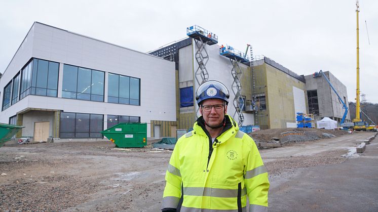 Nya Rimnersbadet tar form! Vi följer tidplan och budget för det pågående bygget, säger Anders Emilsson, projektledare i Uddevalla kommun. 