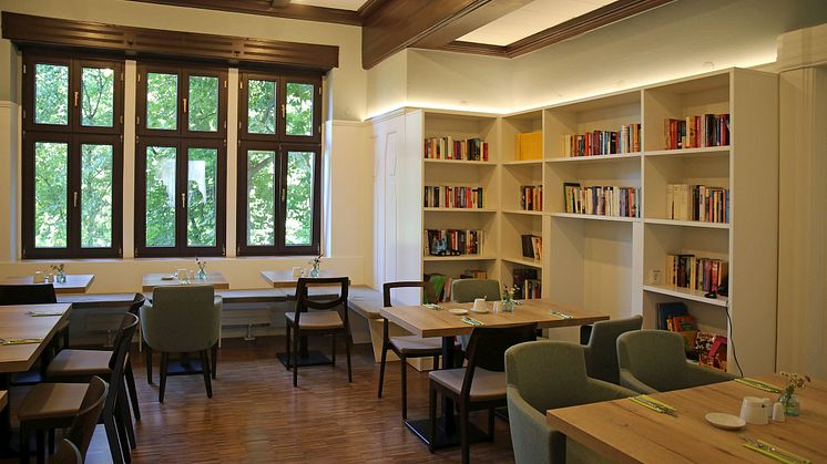 Integrationshotel Philippus - Frühstücksraum und Bibliothek