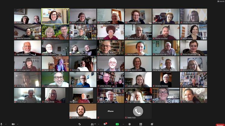 Begegnung im virtuellen Raum: Pandemiebedingt musste der Thementag der Diakonischen Gemeinschaft Hephata online stattfinden. Auf dem Bild ein Ausschnitt mit den Teilnehmenden des von Kathrin Rühl (Zweite von links, oben) moderierten Thementags.