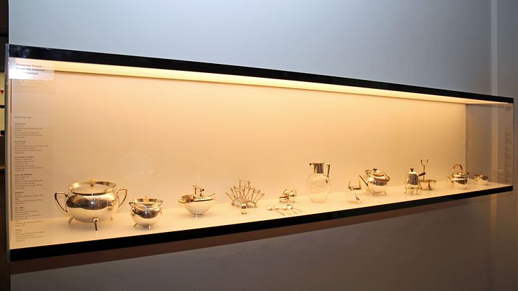 GRASSI Museum für Angewandte Kunst - Metall- und Glasobjekte von Christopher Dresser 