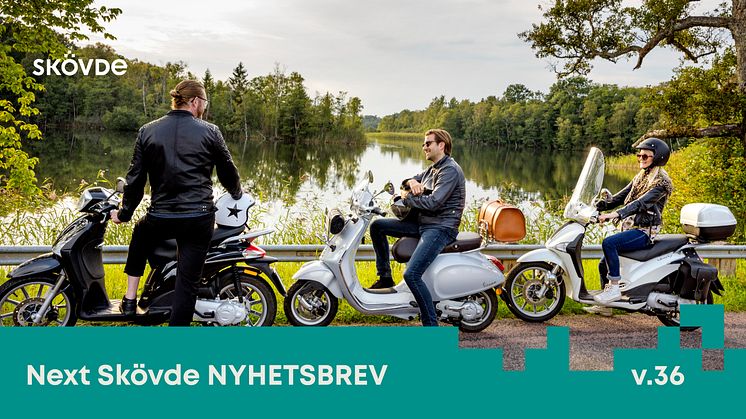 Tre personer som åker moped genom Skaraborg. Foto: Tobias Andersson