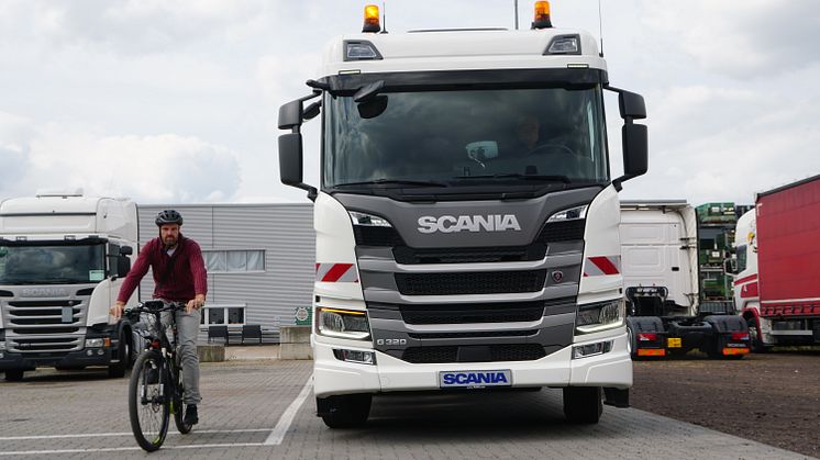 Scania Deutschland bietet einen Abbiegeassistenten als Nachrüstlösung an.