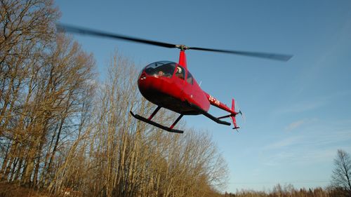 ​Elnätet inspekteras med helikopter