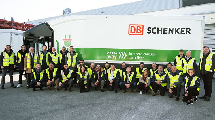 DB Schenker har besökt Volta Trucks anläggning i Österrikiska Steyr, för en presentation av den första prototypen av den 150 fordon stora flottan som ska testas runt om i Europa. Foto: Volta Trucks