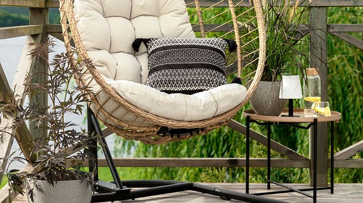 Rusta_2023_S2_Hanging_chair_Sorrento_beige-1-I