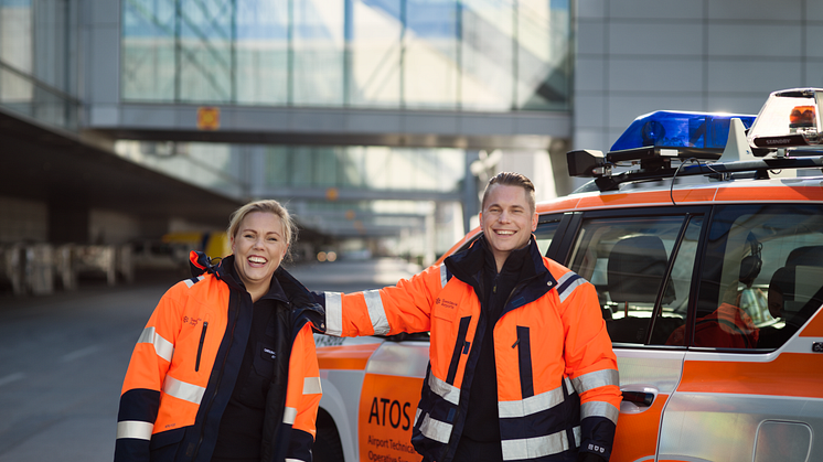 Two of Swedavia’s colleagues at Stockholm Arlanda Airport. Photo: Felix Odell