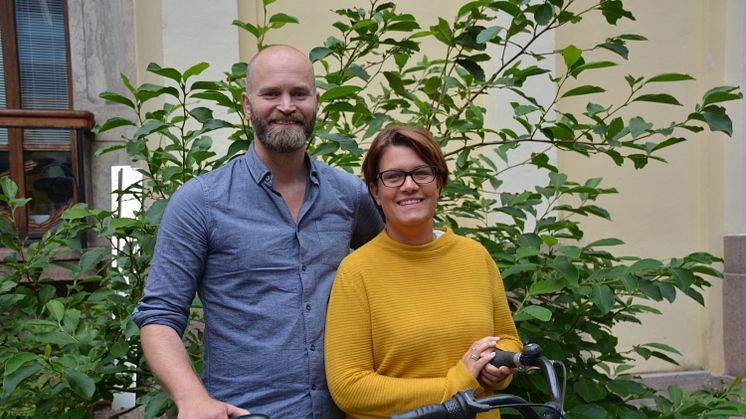 Lars Strömgren, Cykelfrämjandets ordförande, och Ella Ekenberg, projektledare i Kristianstads kommun ser fram emot veckans cykelturer i nordöstra Skåne och västra Blekinge. 
