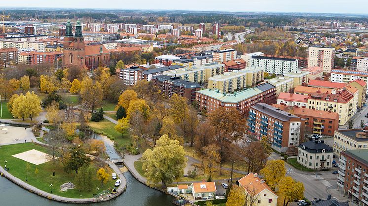 Familjebolag avyttrar fem bostadsfastigheter i centrala Eskilstuna