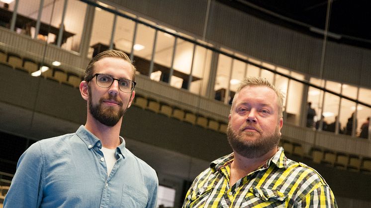 Eventkoordinator Martin Blomberg och evenemangschef Daniel Claeson på Partille arena. Bild: Partille kommun. 