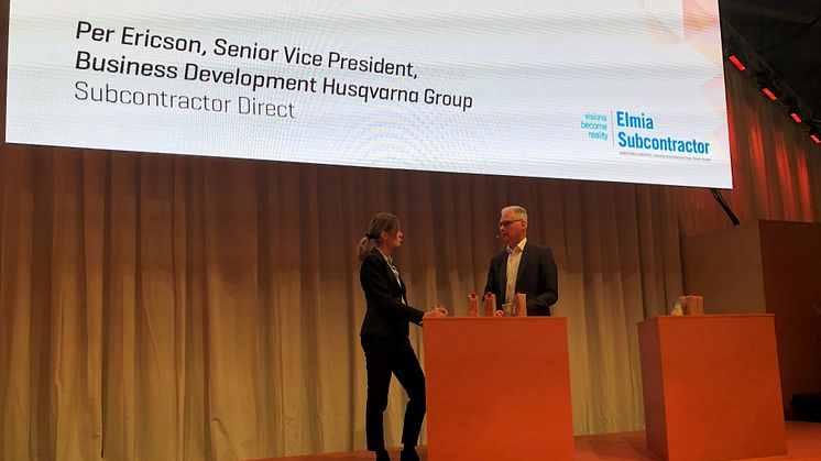 Per Ericson, Senior Vice President, Business Development på Husqvarna Group samt moderatorn Linda von Essen Sylvén på Elmia Subcontractors Direct scen.