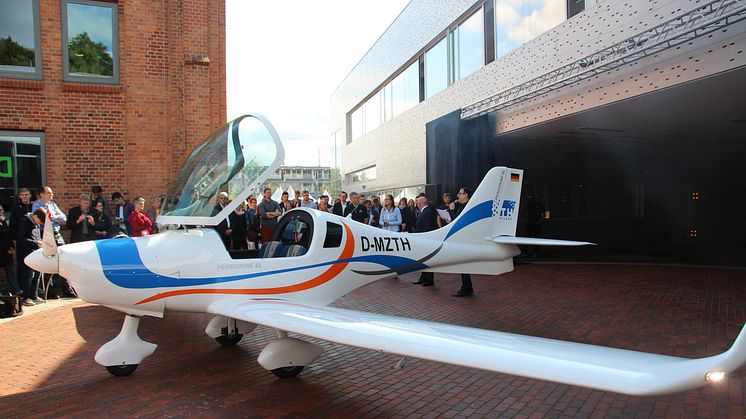 Im September 2017 wurde das Forschungs- und Schulungsflugzeug erstmals auf dem Campus vorgestellt.