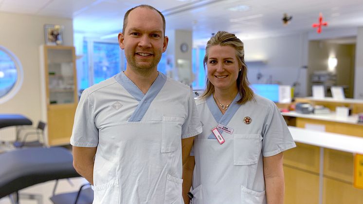 Läkaren Fredrik Toss och sjuksköterskan Lina Viklund hoppas att många befintliga blodgivare kan komma redan idag.