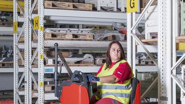 Gemensamt för alla nya truckar för sittande förare är den höga dragkraften och stabiliteten, möjligheten att välja mellan blysyra- eller litiumjonbatterier samt innovativa TipControl.