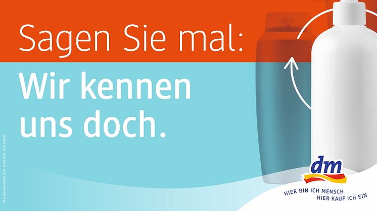 Seit 15. Juli online und ab 22. Juli auch in den dm-Märkten: Kundinnen und Kunden können sich über den Recyclingmaterial-Einsatz in Verpackungen aus dem Drogeriebereich und dessen wichtige Rolle in einer effizienten Kreislaufwirtschaft informieren