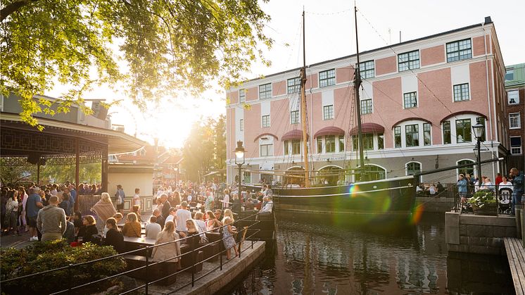 Humor i Hamnen- champagne, ostron och humorkalas på Liseberg