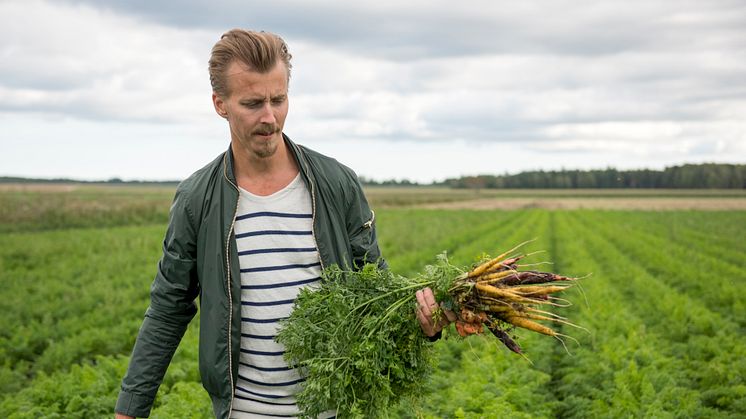 Stjärnkocken Paul Svensson finns på plats för att bjuda besökarna på mat. Foto: Håkan Gustafsson