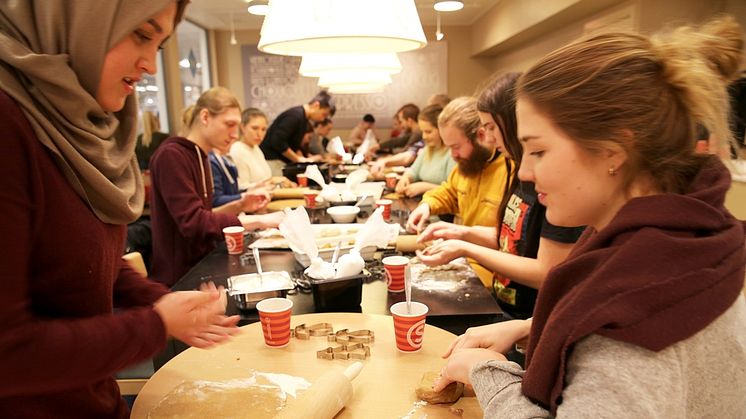 SiO Mat og Drikke inviterer studentene til å bake påskecookies på Deiglig Bakeri, Frederikkebygget, Blindern