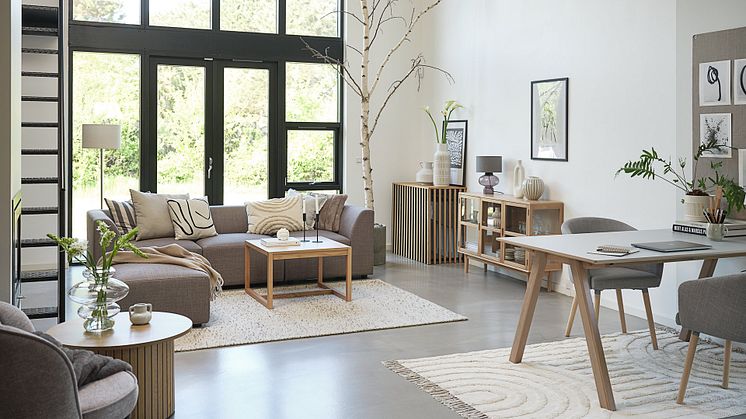 Med JYSKs nye møbler bliver det nemmere at få mere plads i hjemmet. 