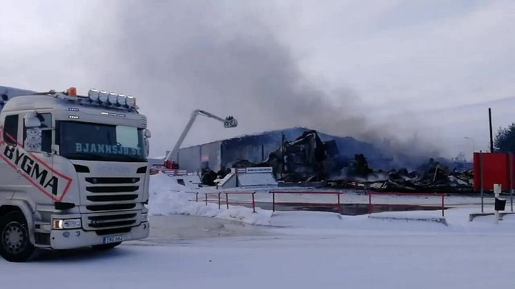 Bygma Umeå redan igång med verksamheten efter branden