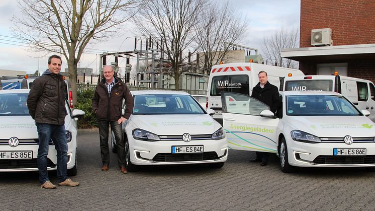 Matthias Koring, Olaf Wortmann und Markus Schulz (v. l.) sind zukünftig mit E-Autos unterwegs.