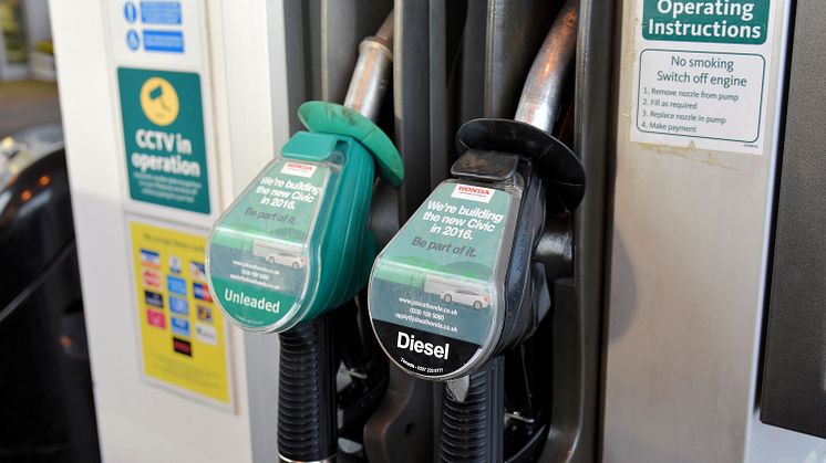 Average petrol and diesel prices stay the same in March