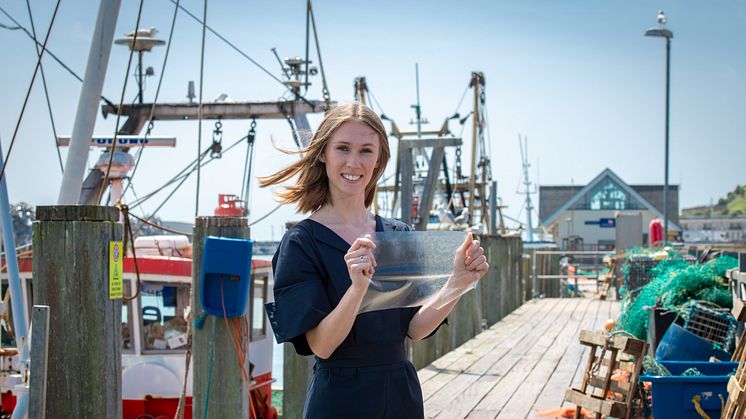 Kunststoffalternative aus Fischabfall gewinnt den internationalen James Dyson Award 2019