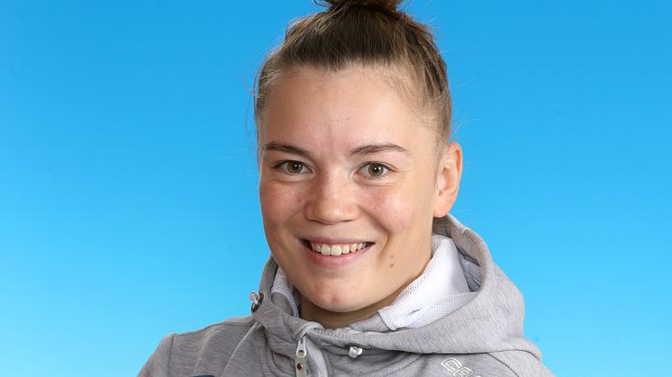 Are Oy:n automaatioasentaja, helsinkiläinen Camilla Ojapalo on ringeten maailmanmestari (Kuva: Suomen Kaukalopallo- ja Ringetteliitto ry)