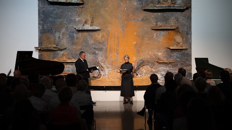 Hannes Meidal och Lena Endre från en tidigare Kväll om Kiefer den 4 augusti. Foto av Erik Modin.