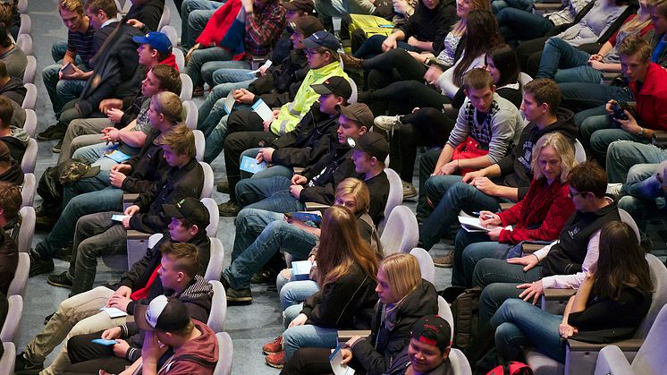 Över 800 unga på seminarium om framtidens lantbruk.