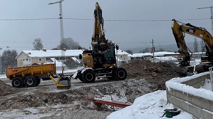 Föroreningar i marken påträffades vid VA-arbete på Järnvägsgatan i Säter